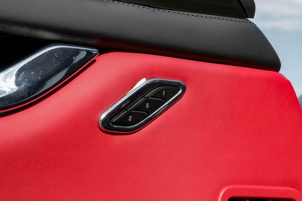 Used 2022 Maserati Quattroporte Trofeo image 49