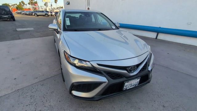 Used 2023 Toyota Camry SE w/ Protection Package (Q2) (TMS) FWD image 3