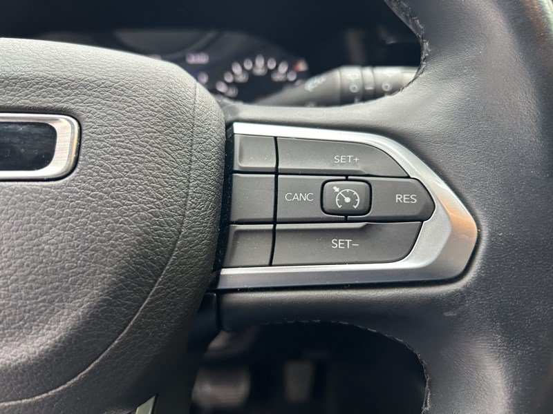 Used 2022 Jeep Compass Latitude w/ Sun and Sound Group AWD/4WD image 17