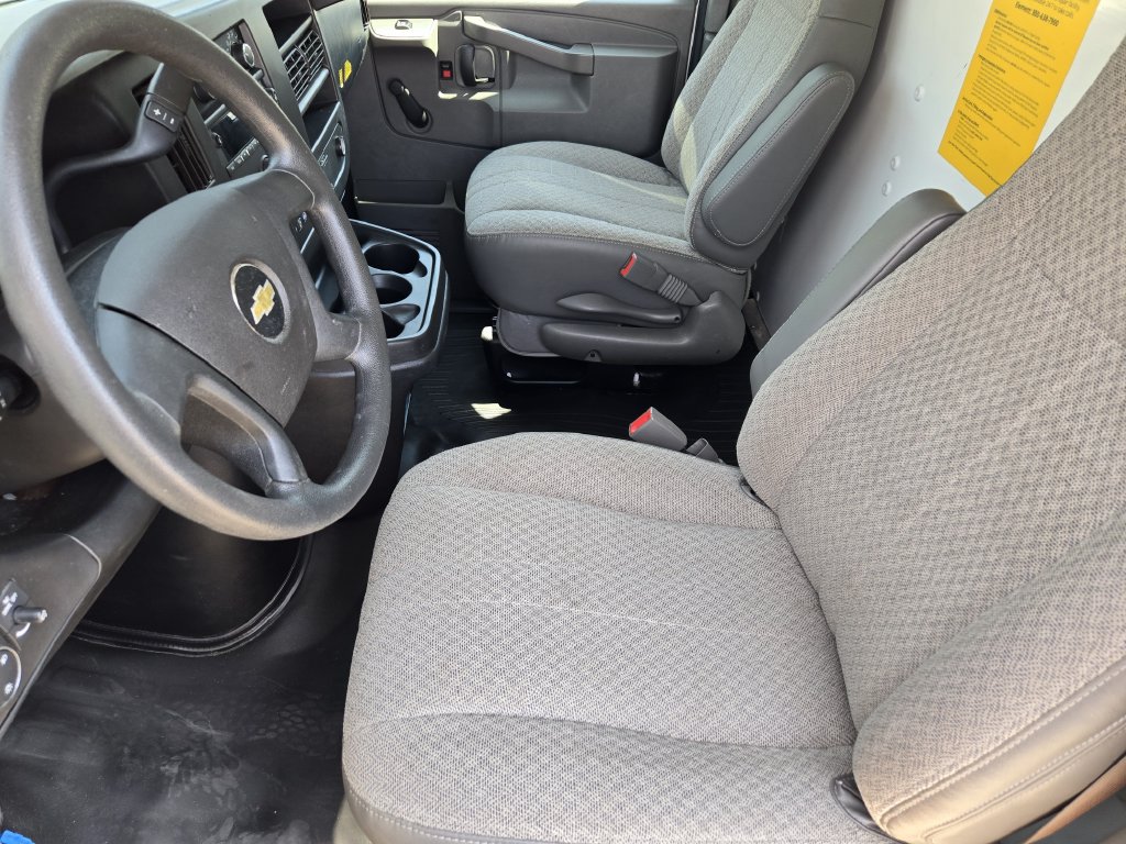 Used 2019 Chevrolet Express 2500 RWD image 12