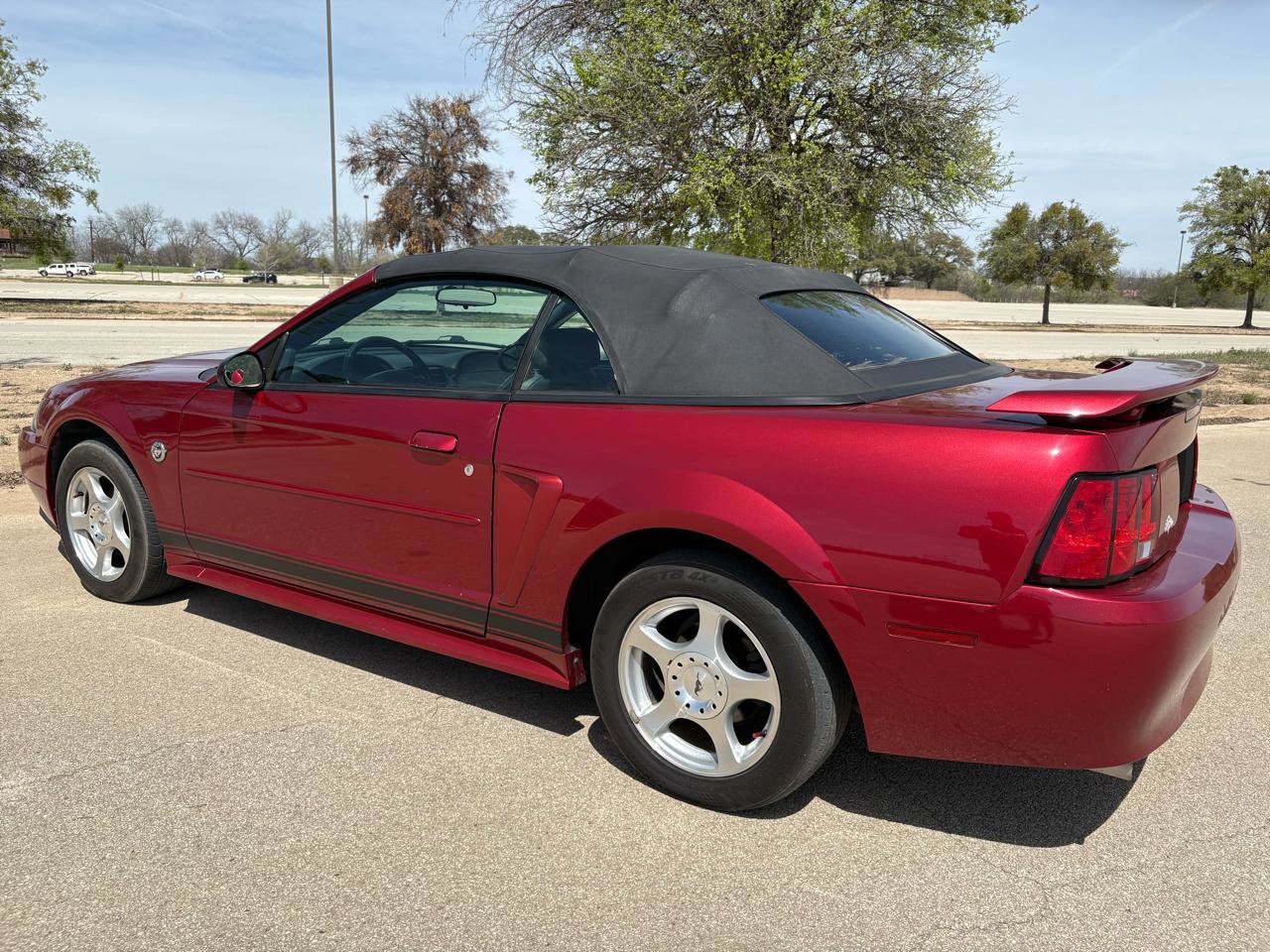 Used 2004 Ford Mustang 2dr CONVERTIBLE V6 image 18