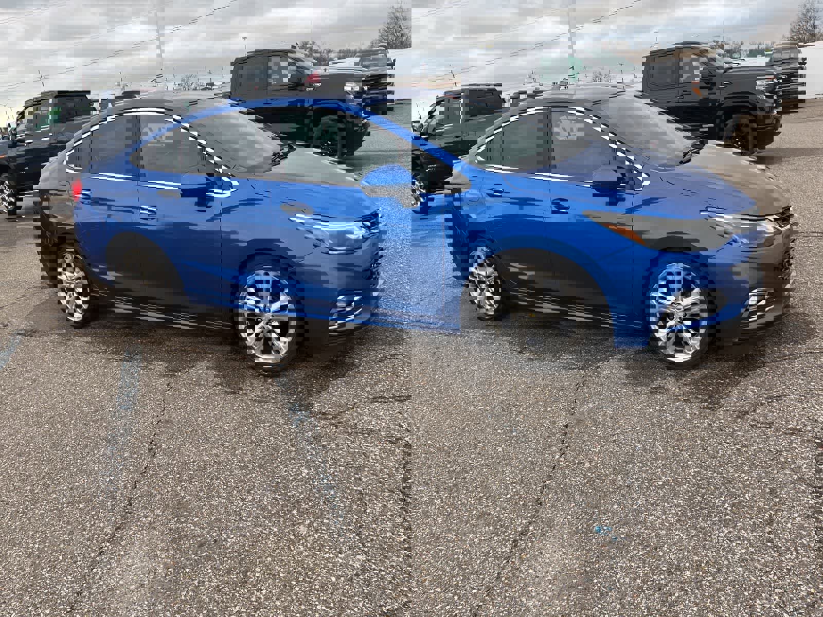 Used 2017 Chevrolet Cruze Premier FWD image 17