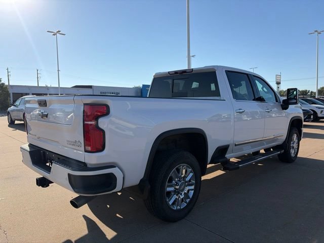 Used 2024 Chevrolet Silverado 2500 High Country w/ High Country Premium Package AWD/4WD image 4