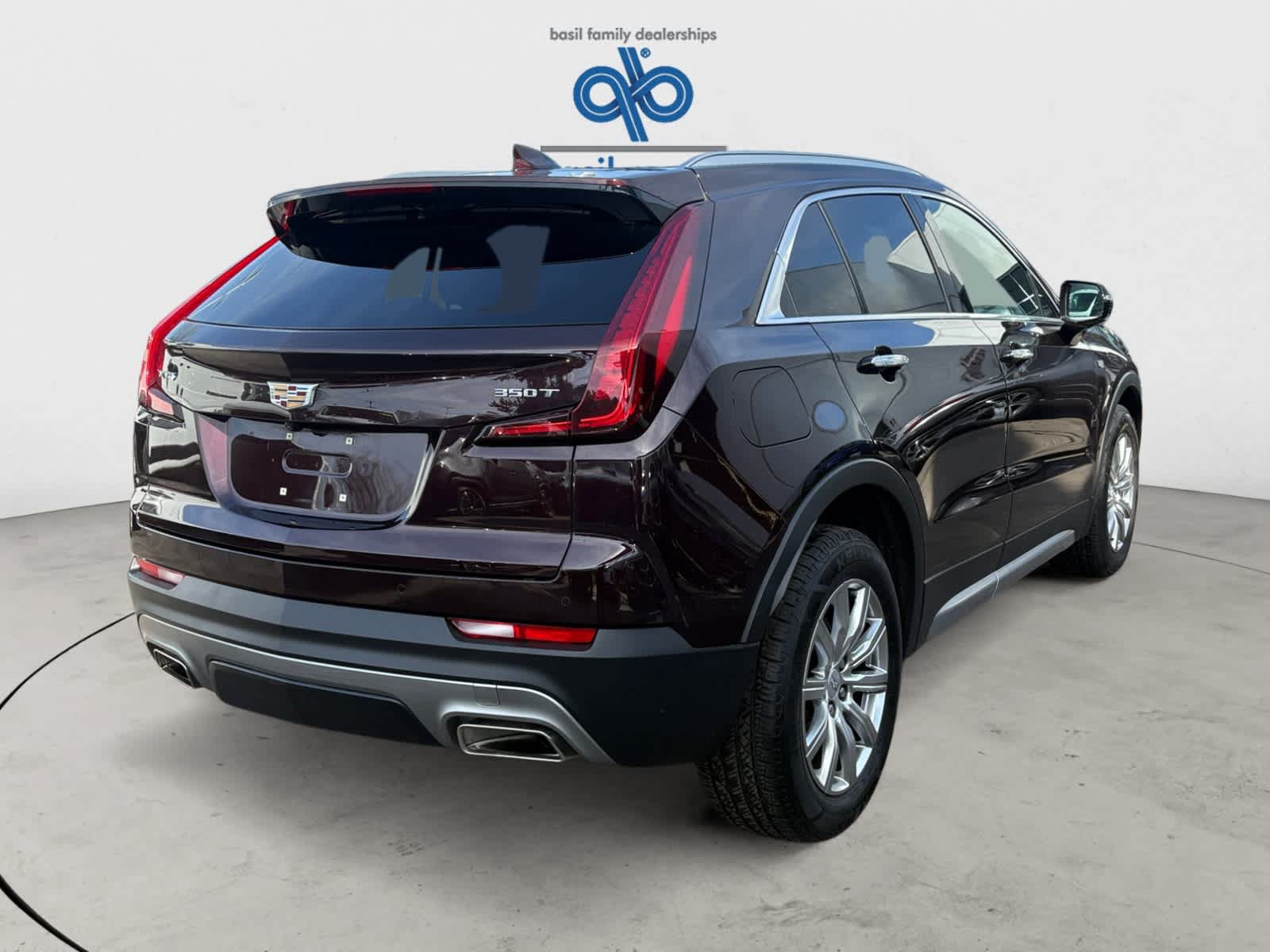 Used 2021 Cadillac XT4 Premium Luxury w/ Cold Weather Package FWD image 6