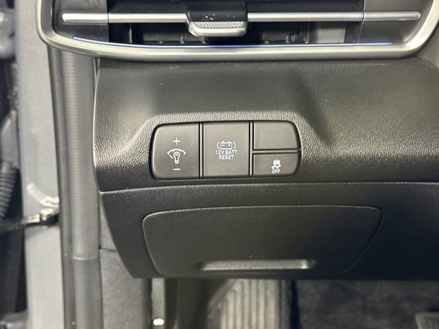 Used 2025 Hyundai Elantra Limited image 19