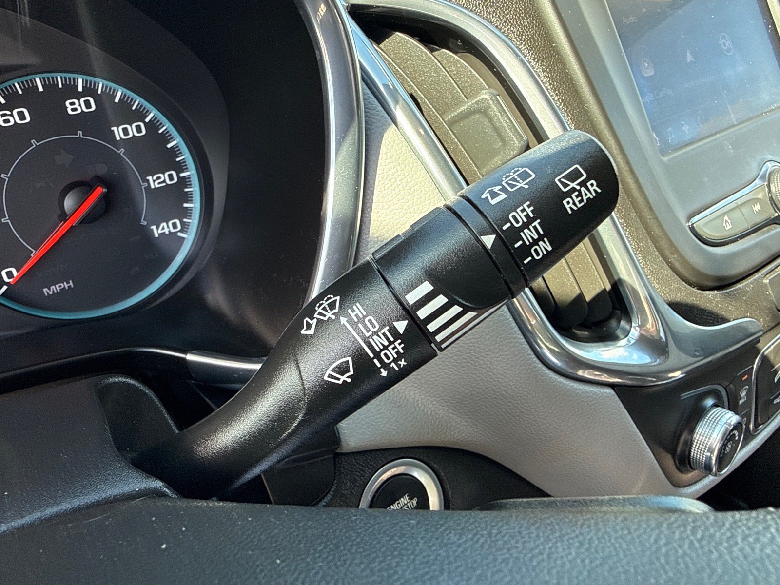 Used 2020 Chevrolet Equinox LS w/ LS Convenience Package FWD image 29