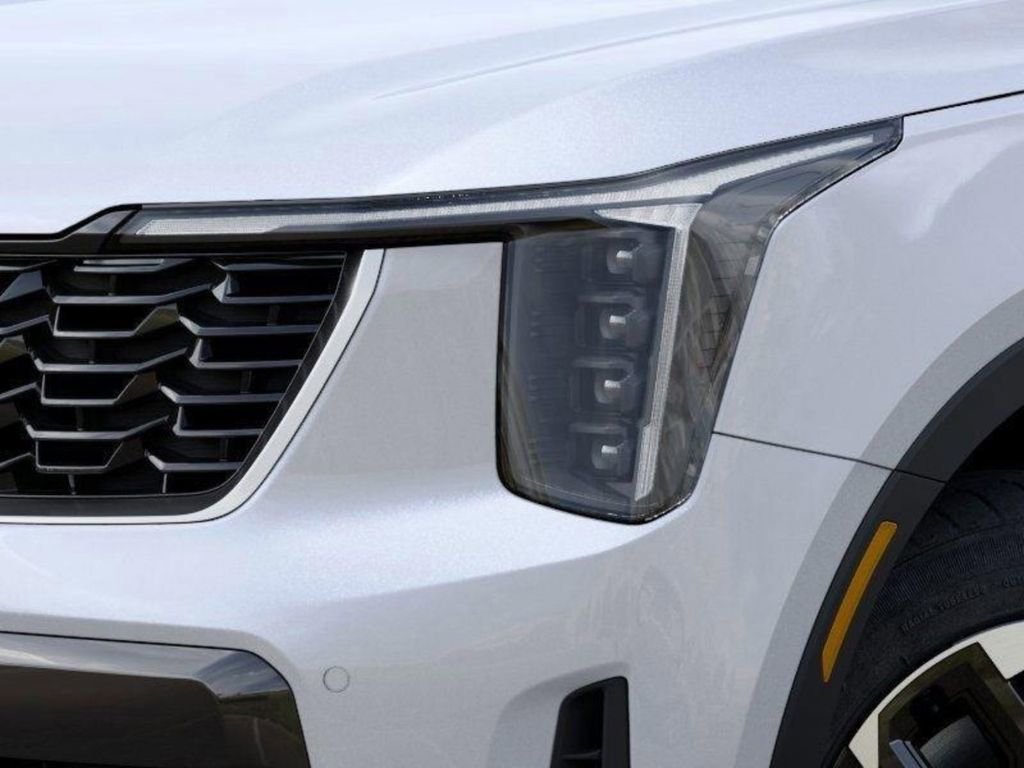 Used 2025 Kia Sorento S image 10