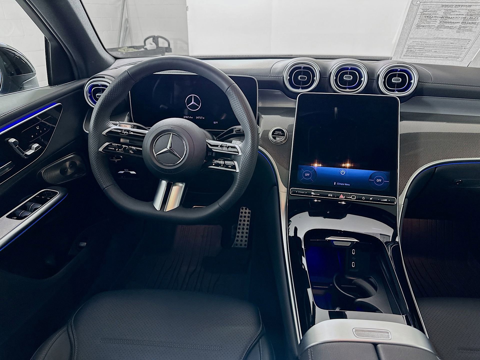 Used 2025 Mercedes-Benz GLC 300 4MATIC image 24