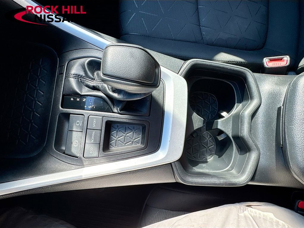 Used 2021 Toyota RAV4 XLE image 23