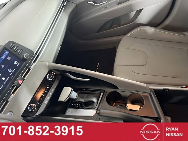 Used 2023 Hyundai Elantra SEL w/ Cargo Package image 23