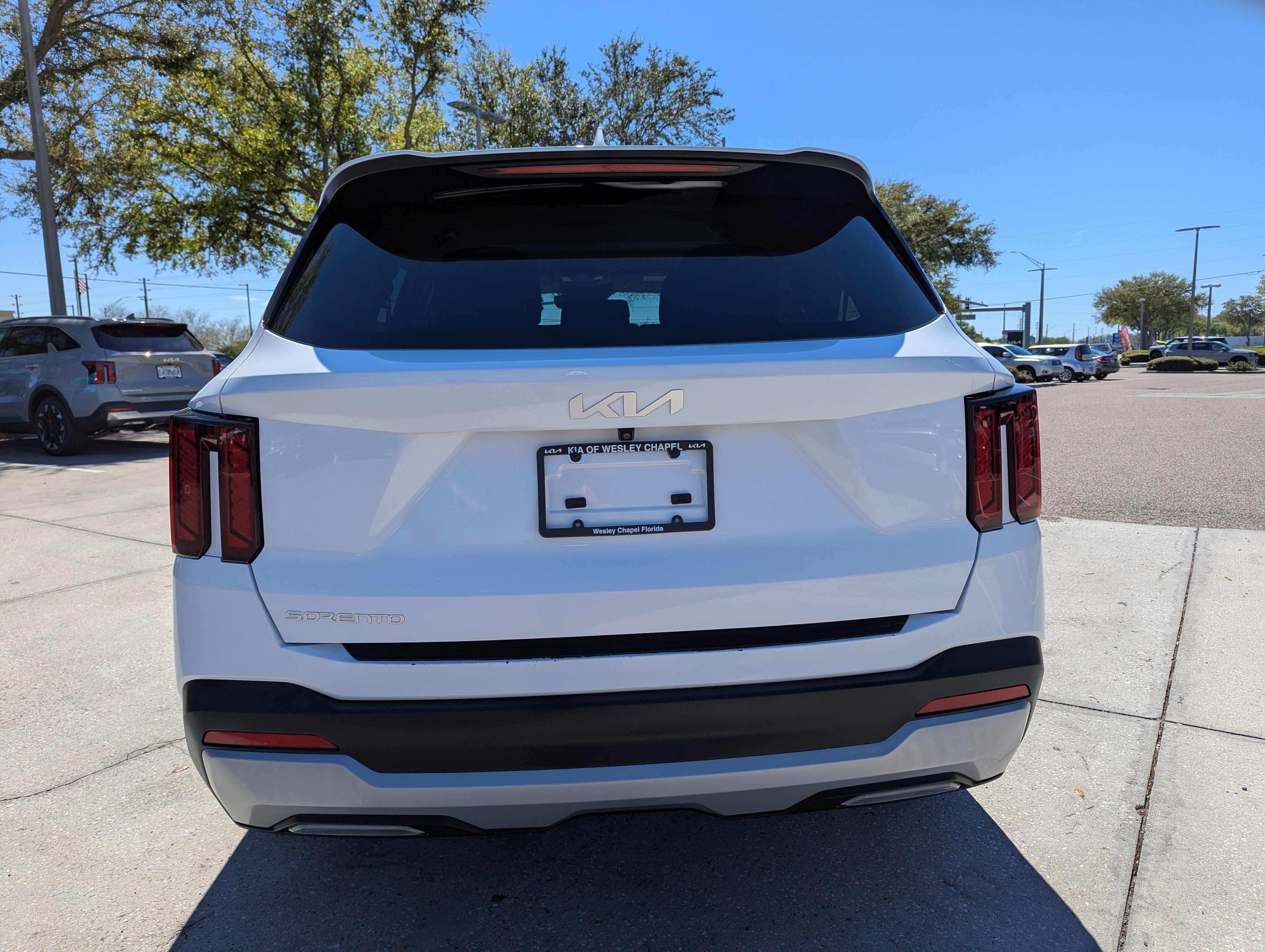 Certified 2025 Kia Sorento LX image 7