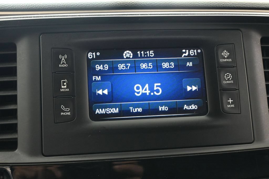 Used 2017 Chrysler Pacifica Touring-L FWD image 23