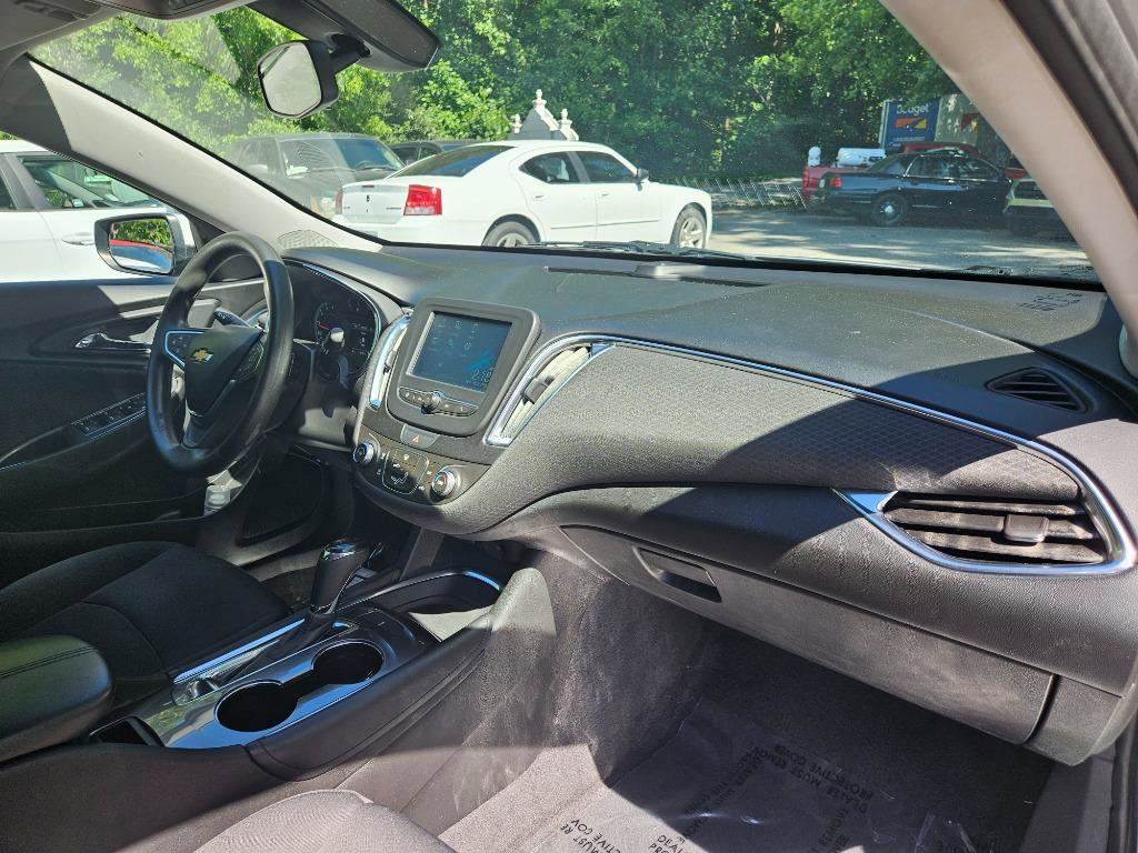 Used 2018 Chevrolet Malibu LT image 37