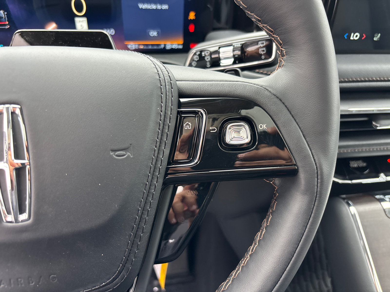 New 2027 Lincoln Aviator Reserve AWD/4WD image 18