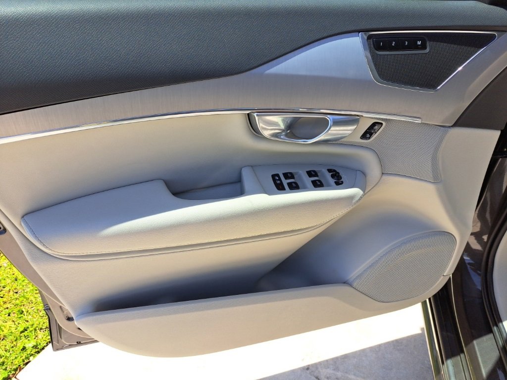 Used 2023 Volvo XC90 B5 Core w/ Protection Package Premier image 15