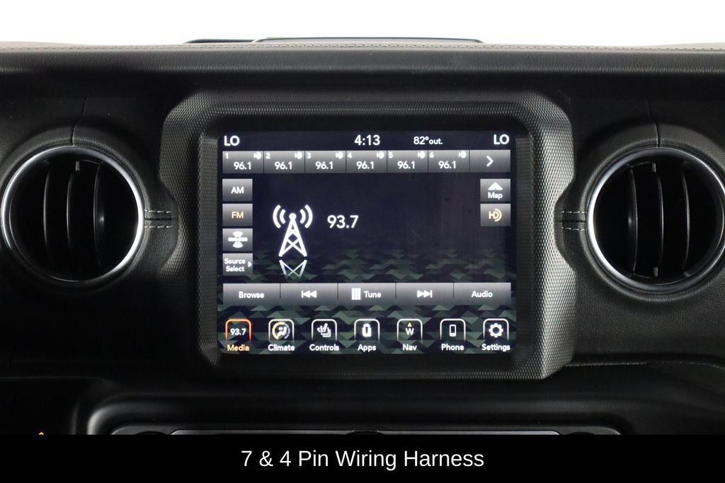 Used 2022 Jeep Wrangler Unlimited Sahara w/ Cold Weather Group AWD/4WD image 25