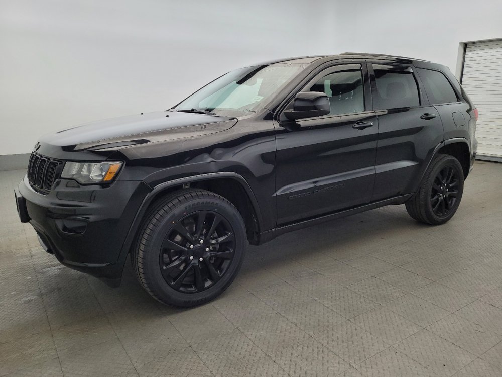 Used 2020 Jeep Grand Cherokee Altitude AWD/4WD image 2