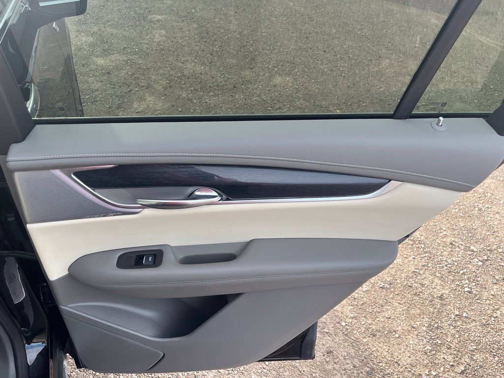 Used 2025 Cadillac XT6 Premium Luxury w/ LPO, Floor Liner Package AWD/4WD image 35