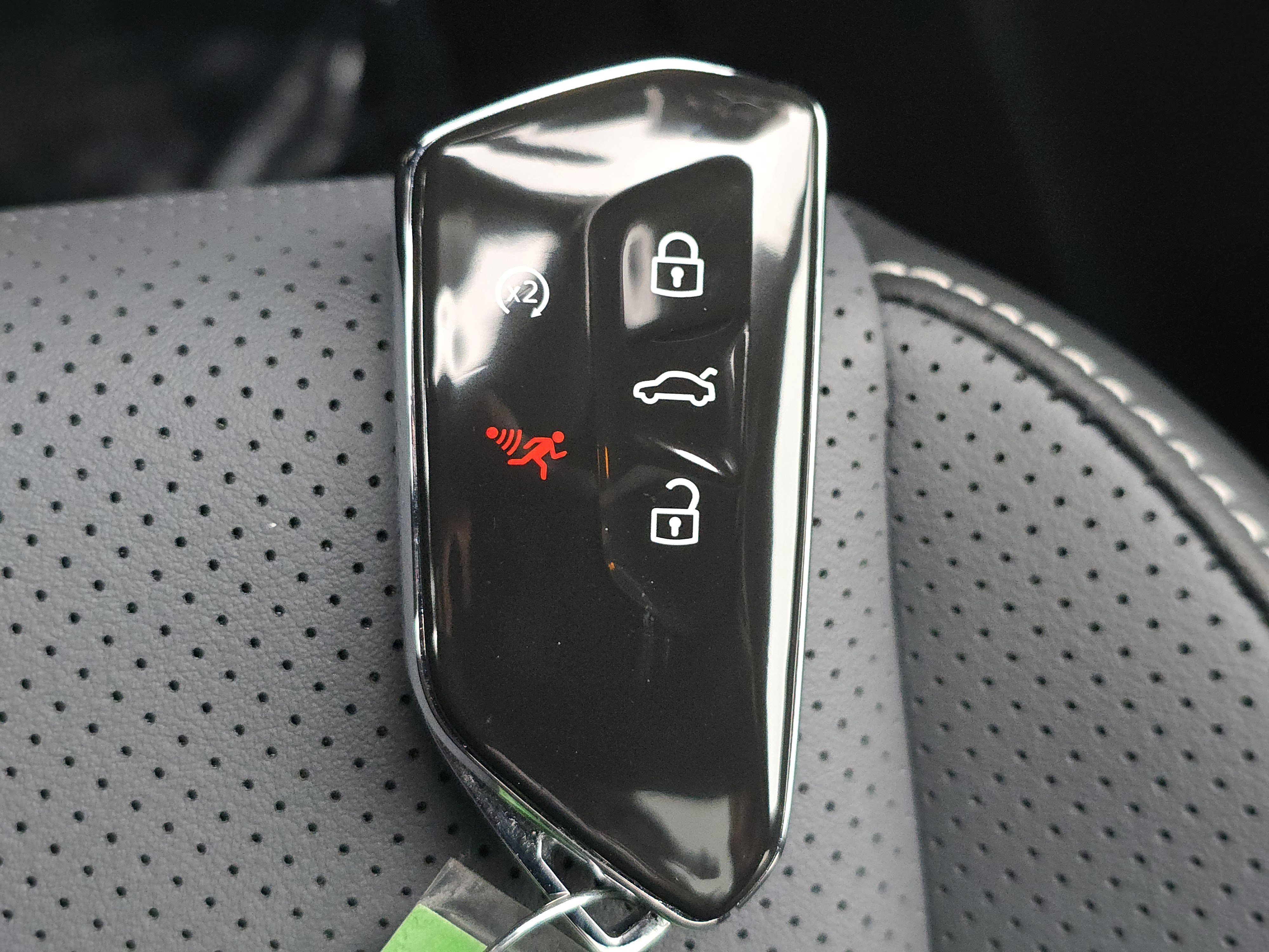 New 2026 Volkswagen Tiguan SE R-Line image 27