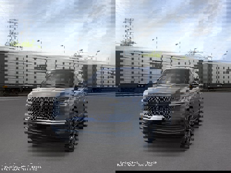 New 2026 Lincoln Navigator Reserve image 2