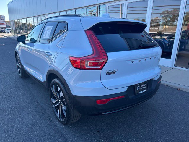 Certified 2026 Volvo XC40 B5 Plus AWD/4WD image 3