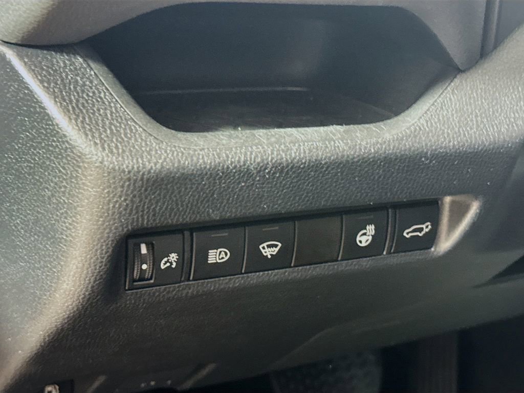 Certified 2022 Toyota RAV4 XLE Premium AWD/4WD image 11