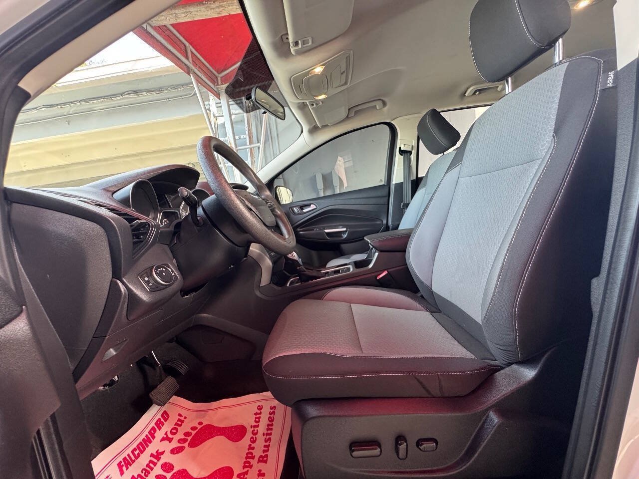 Used 2018 Ford Escape SE w/ SE Sync 3 Package FWD image 5