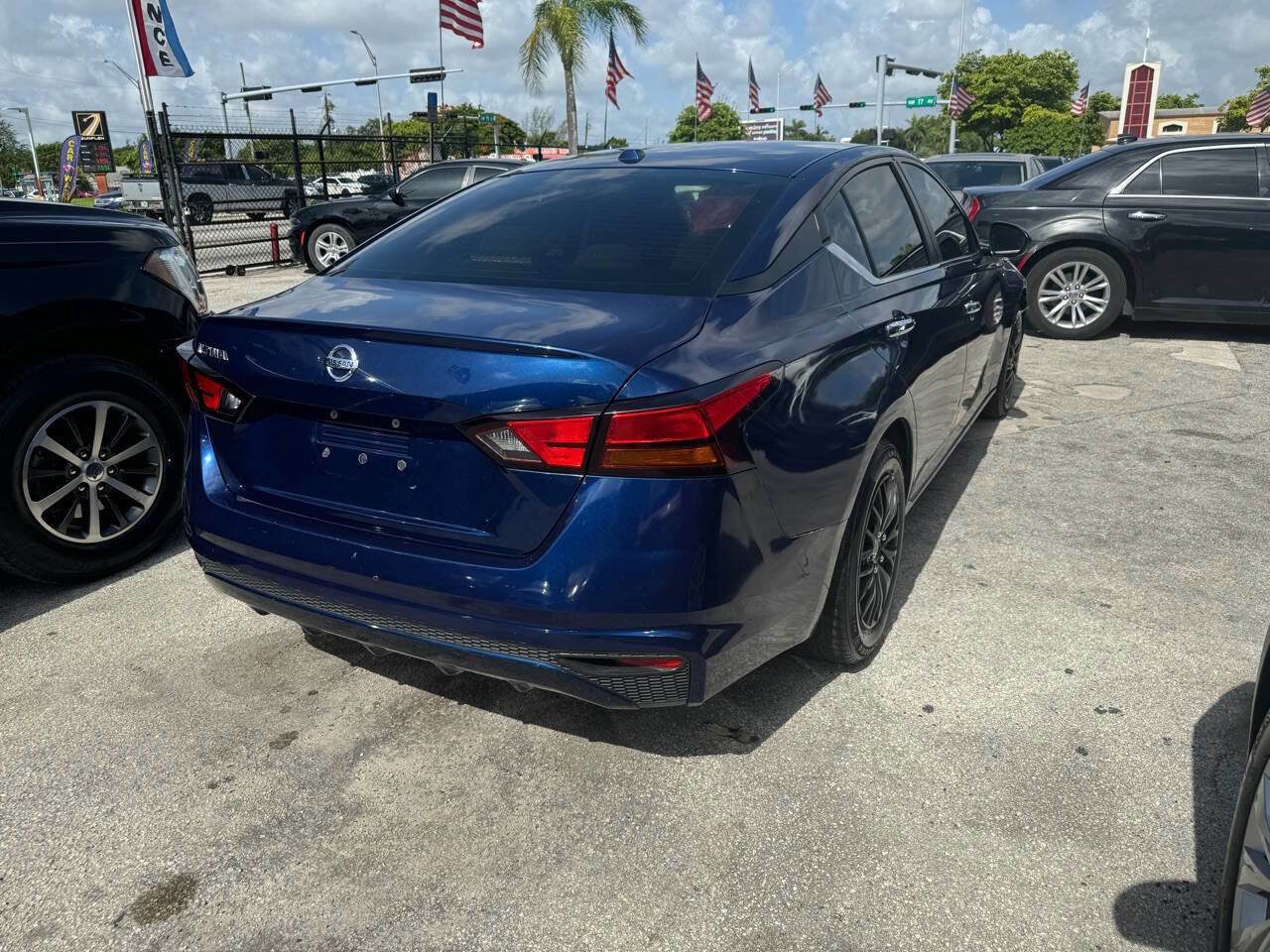 Used 2019 Nissan Altima 2.5 S image 2
