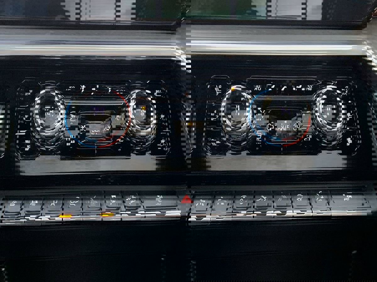 Used 2023 GMC Sierra 1500 Denali Ultimate image 28