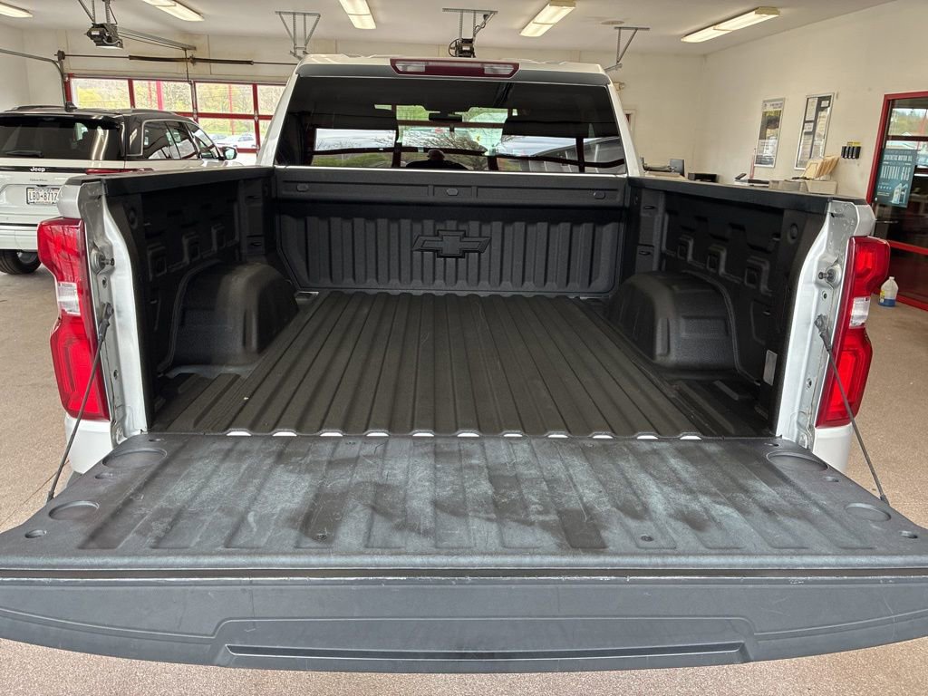 Used 2020 Chevrolet Silverado 1500 Custom w/ Custom Value Package AWD/4WD image 15