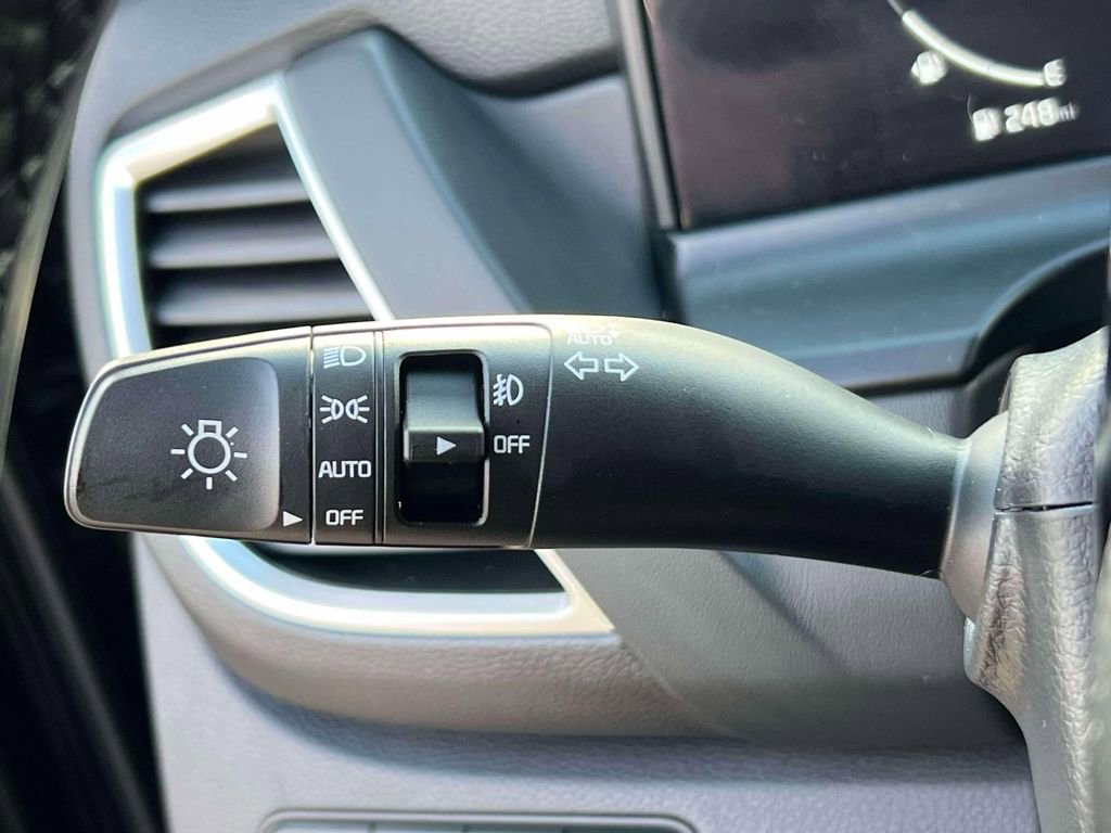 Used 2025 Kia Seltos SX image 24