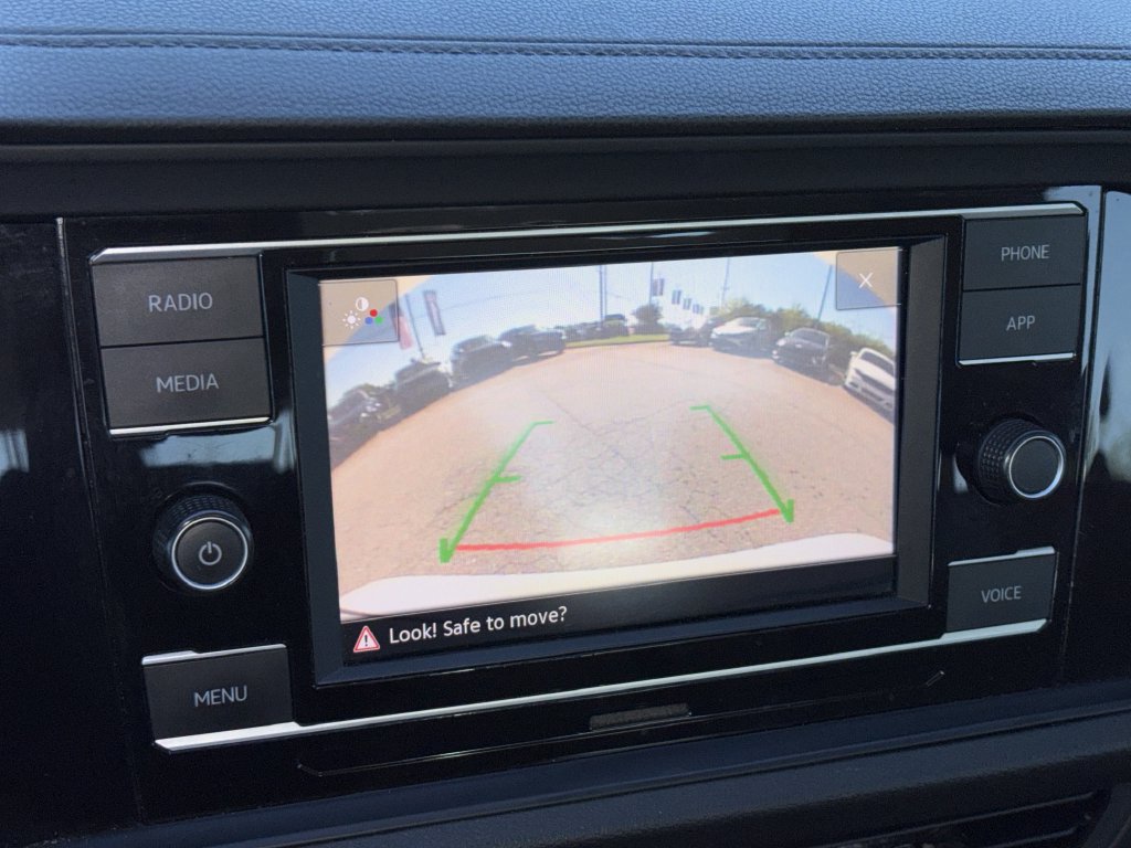 Used 2020 Volkswagen Jetta SE FWD image 3