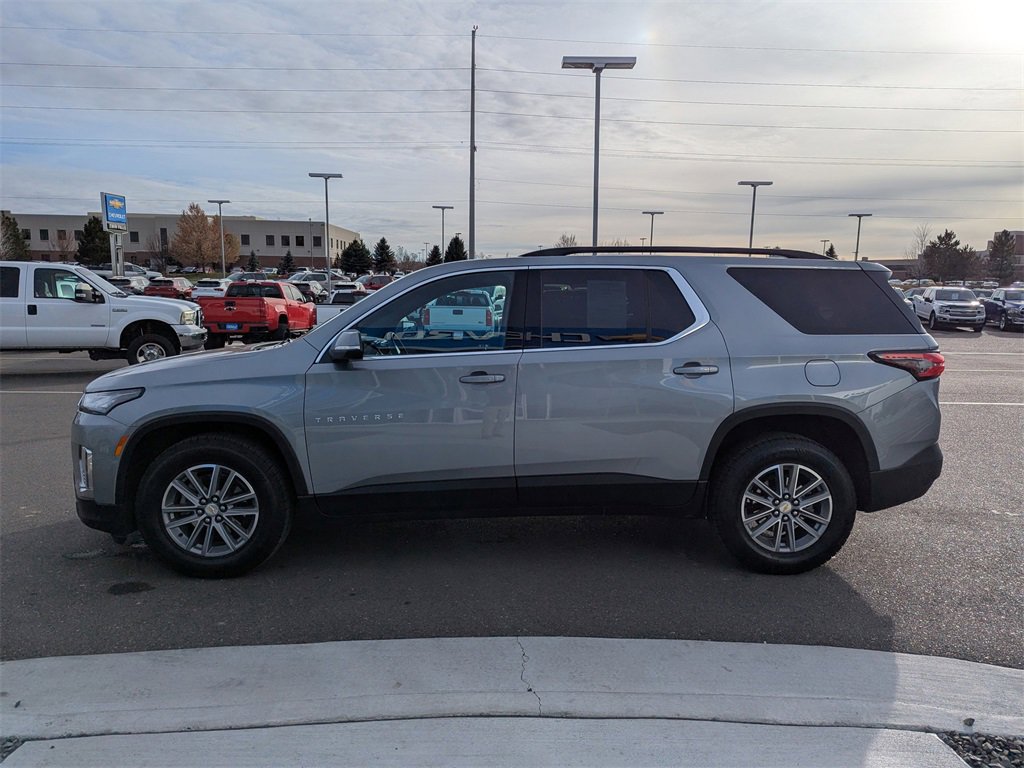 Used 2023 Chevrolet Traverse LT w/ Rear Camera Mirror Package image 9
