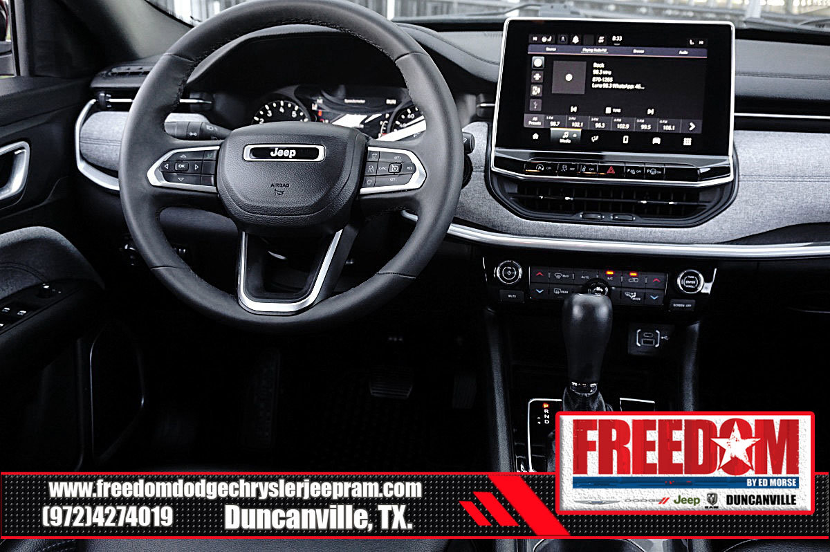 Used 2023 Jeep Compass Latitude w/ Convenience Group image 17