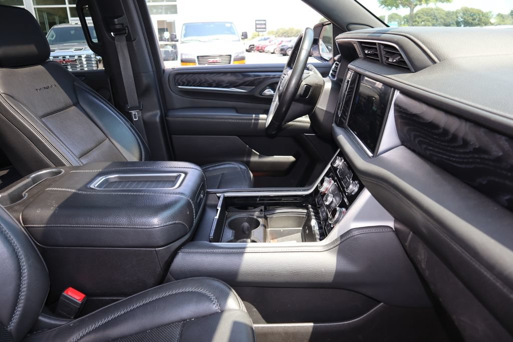 Used 2021 GMC Yukon Denali w/ Denali Ultimate Package AWD/4WD image 28