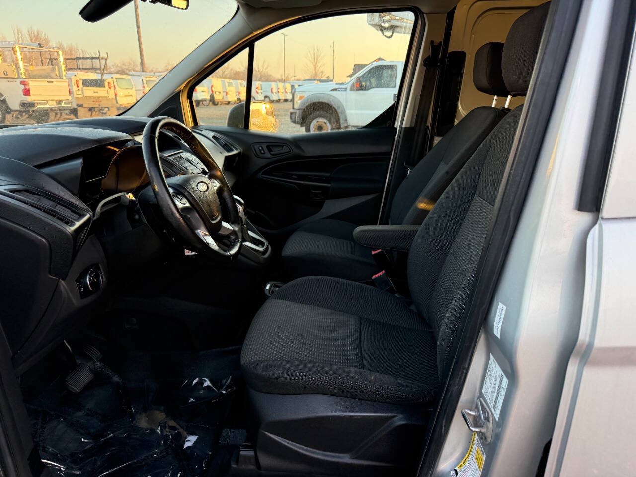 Used 2017 Ford Transit Connect XL FWD image 15