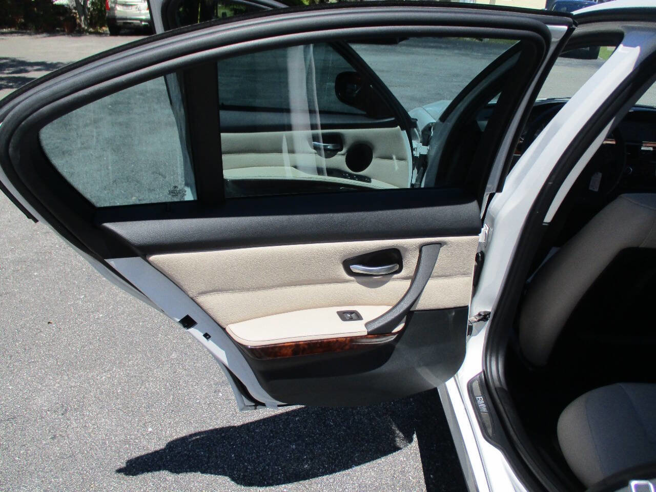 Used 2011 BMW 328i Sedan RWD image 22