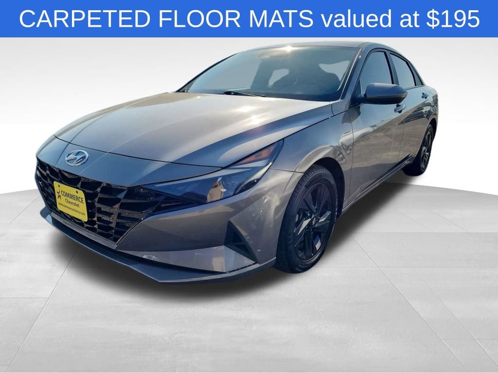 Used 2022 Hyundai Elantra SEL image 2