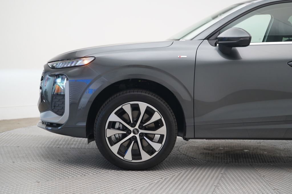 New 2026 Audi Q3 quattro 2.0T image 2