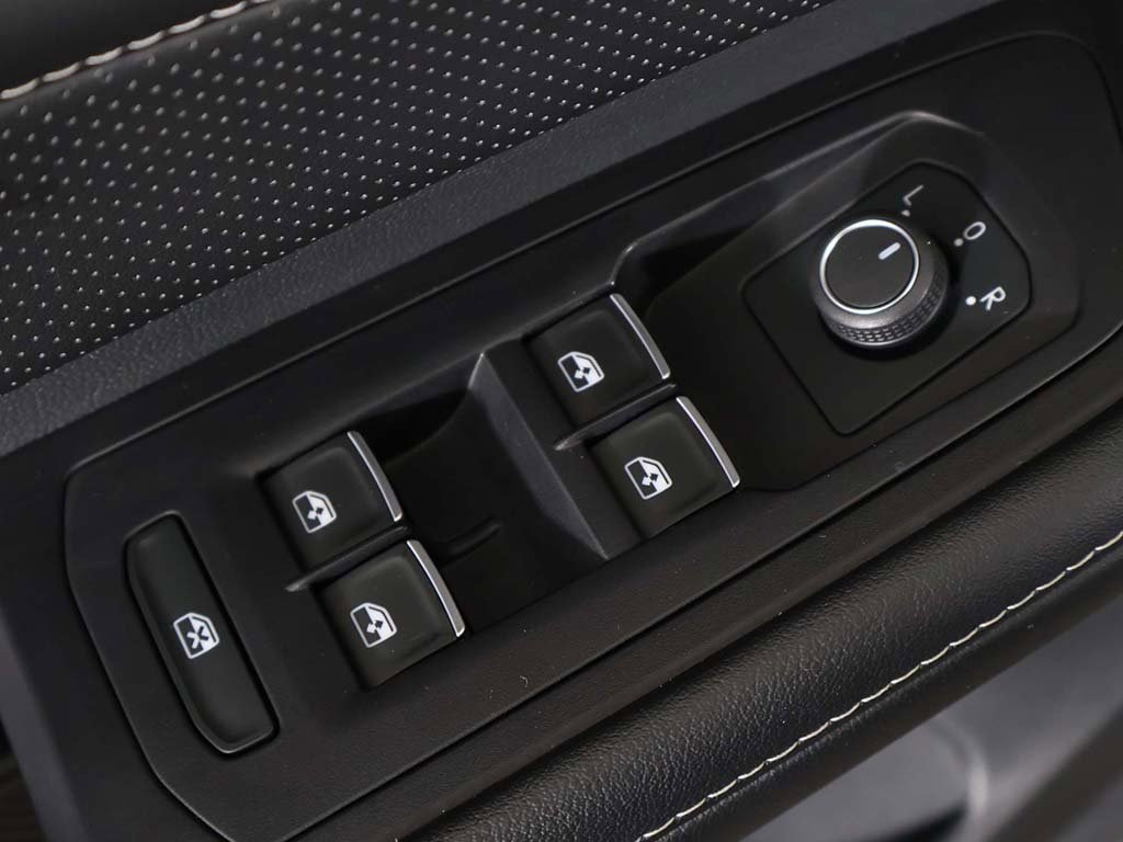 Used 2024 Volkswagen Atlas SE image 41