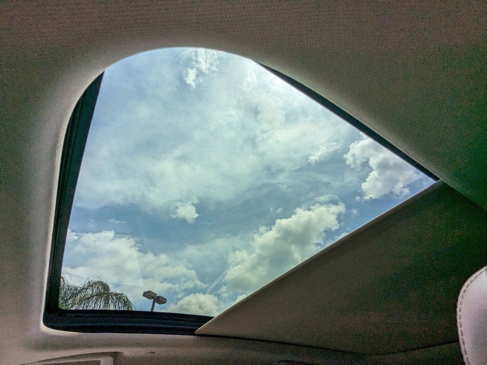 Certified 2023 Lincoln Nautilus Reserve w/ Equipment Group 202A image 23