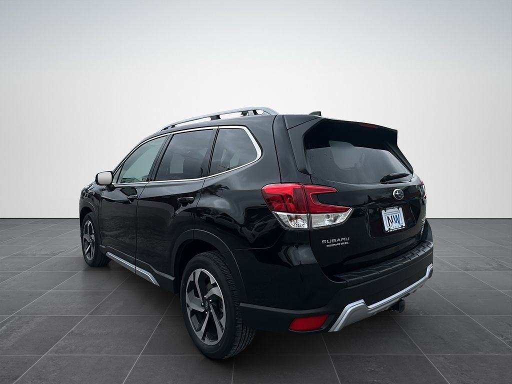 Used 2024 Subaru Forester Touring w/ Pop Package 2 image 4
