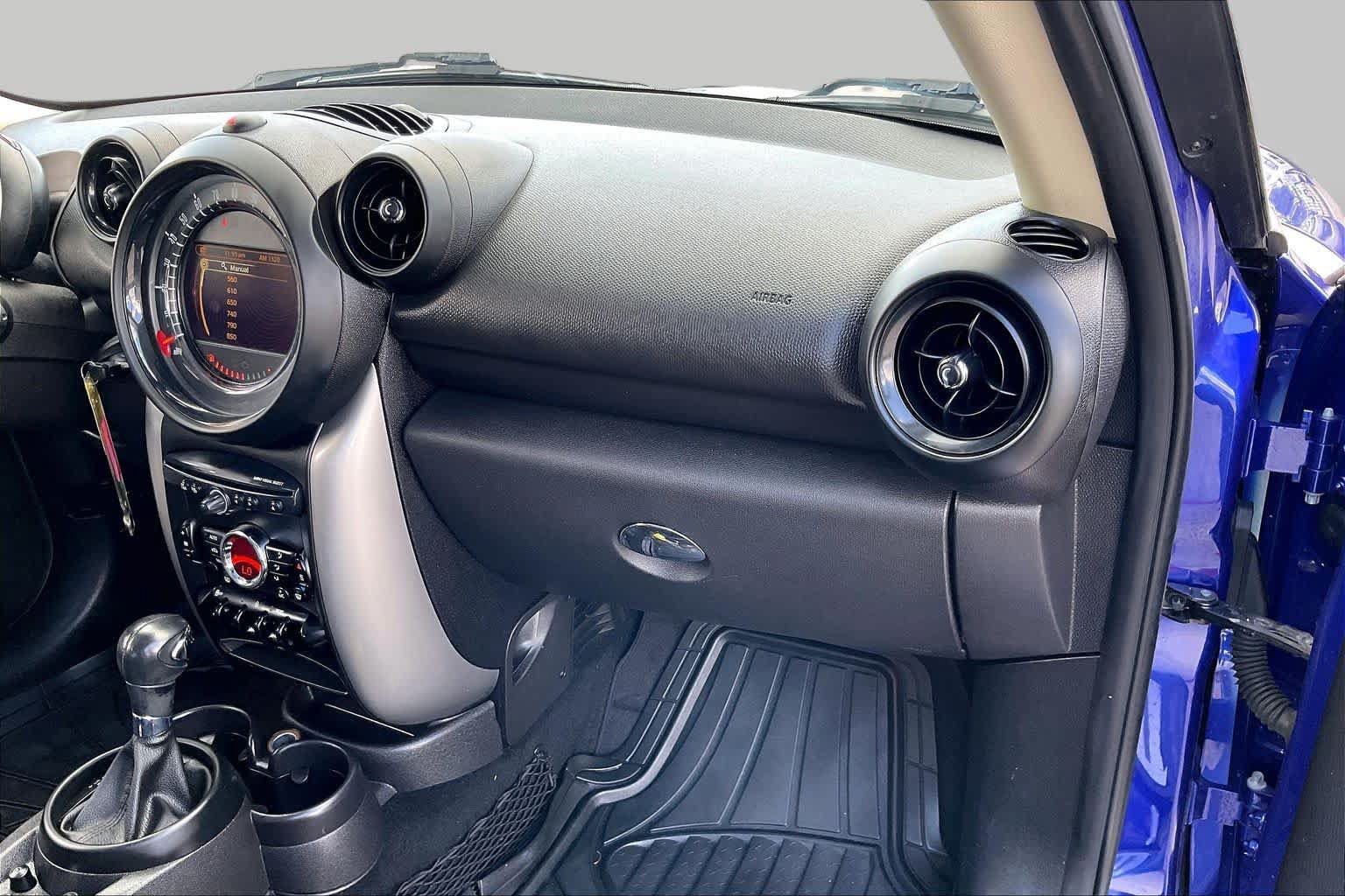 Used 2015 MINI Cooper Paceman FWD image 19