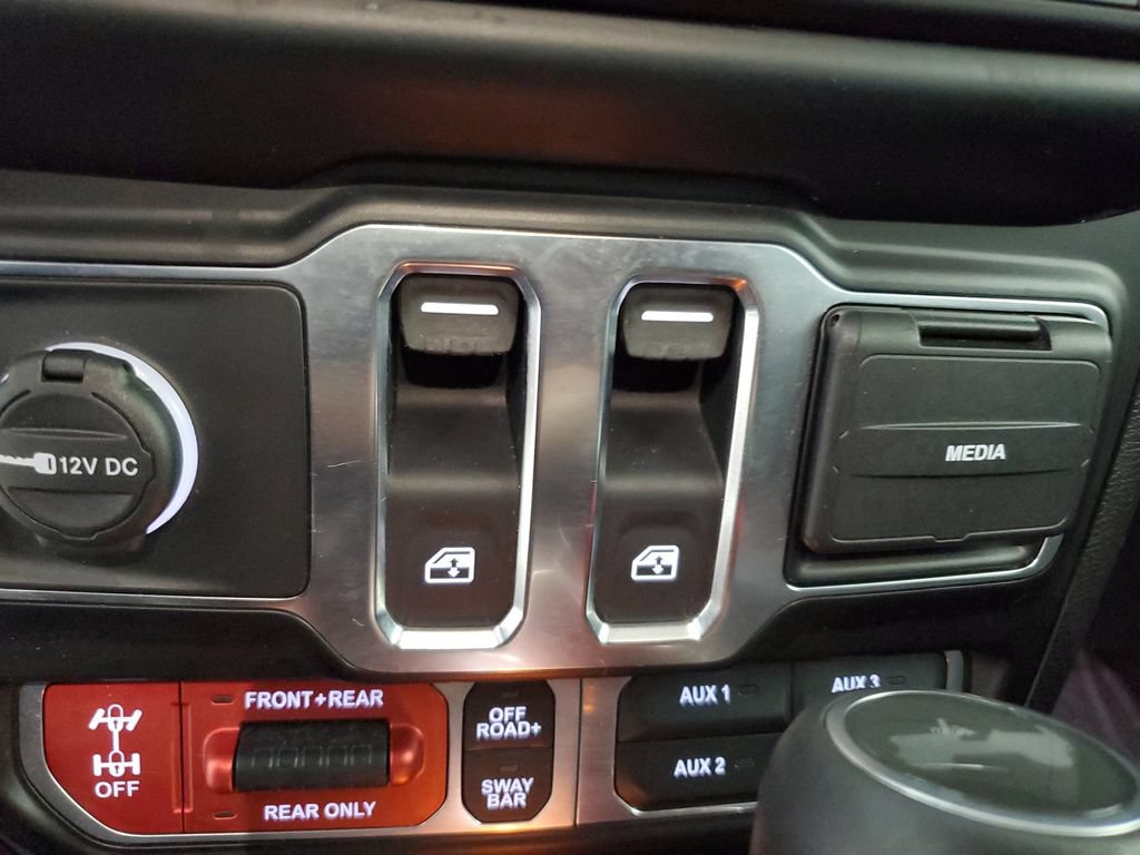 Used 2022 Jeep Wrangler Rubicon w/ LED Lighting Group AWD/4WD image 14