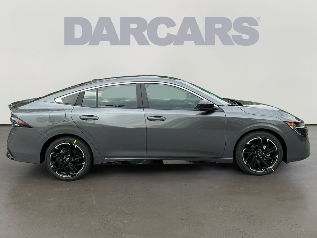 New 2026 Nissan Sentra SR w/ SR Premium Package FWD image 8