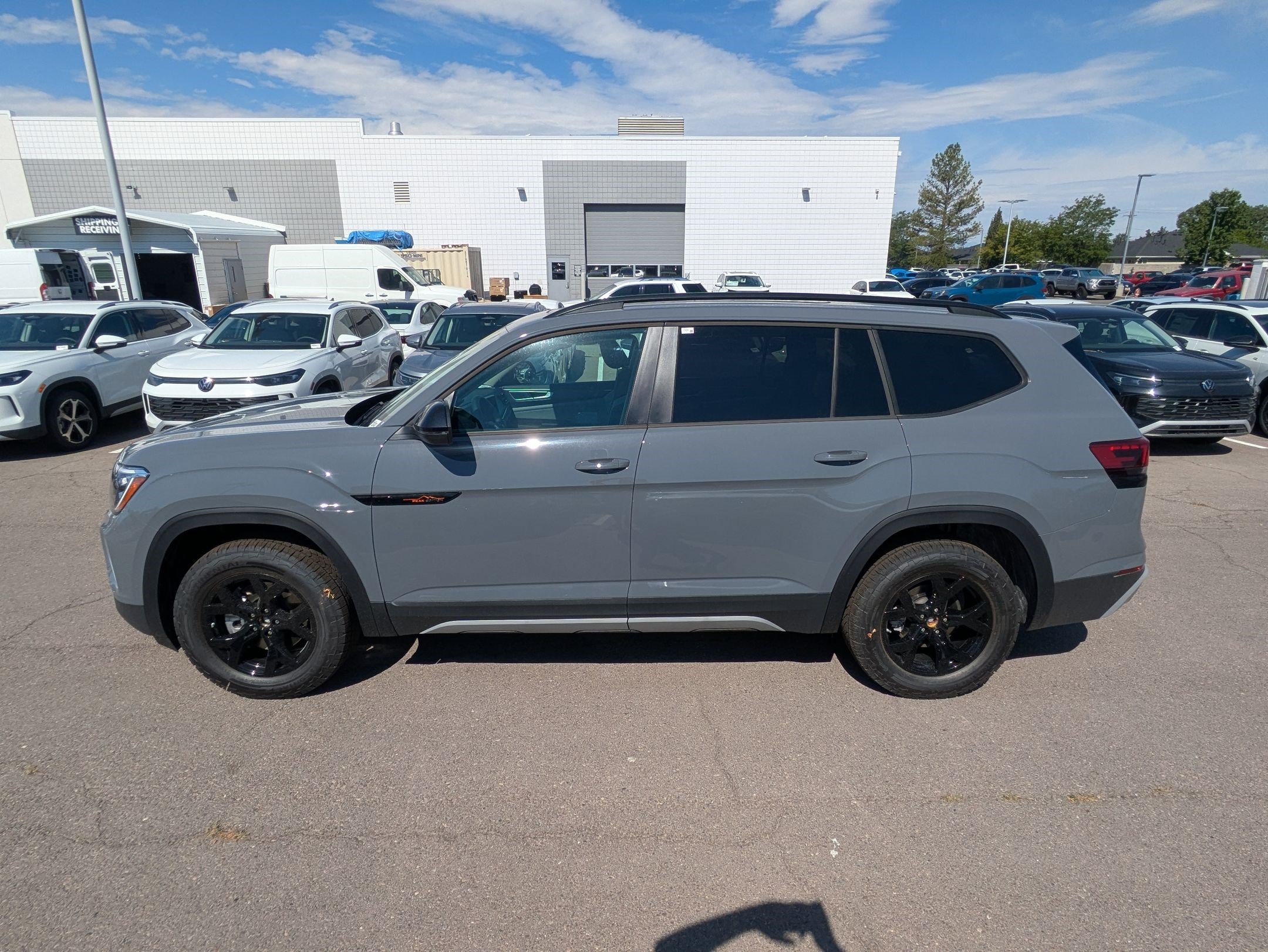 New 2026 Volkswagen Atlas Peak Edition AWD/4WD image 9