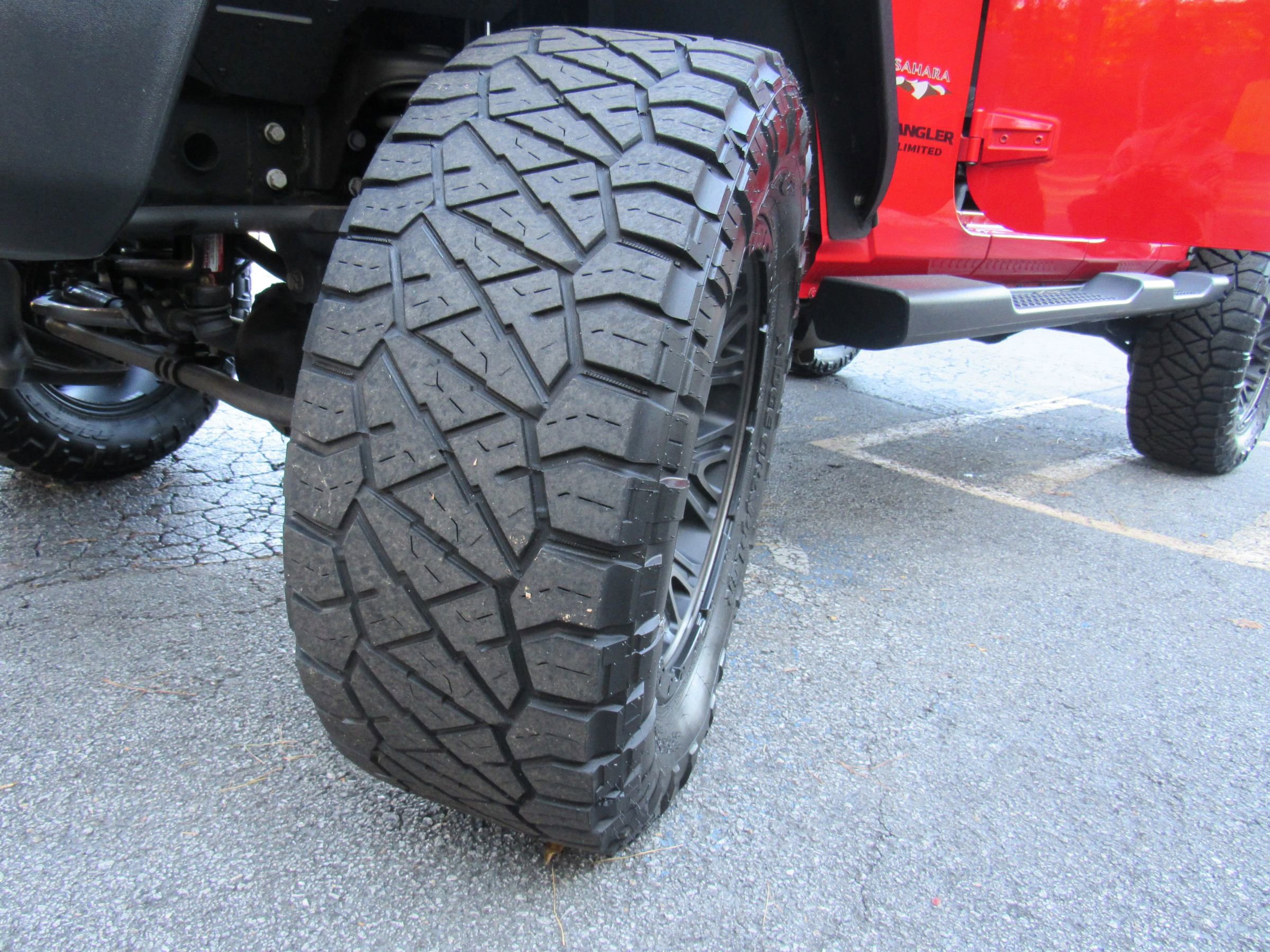 Used 2017 Jeep Wrangler Unlimited Sahara w/ Connectivity Group image 27