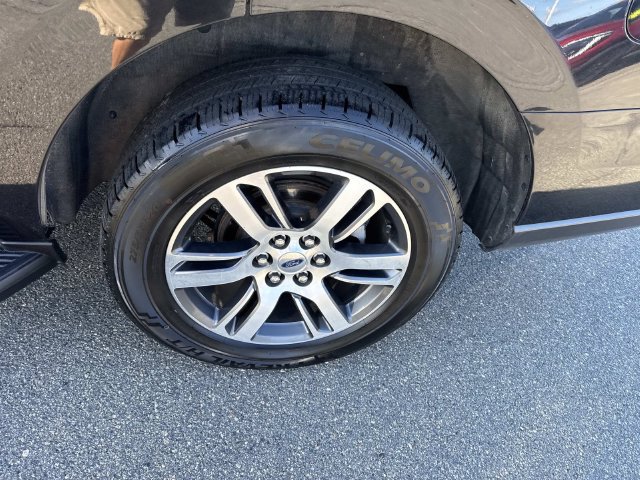 Used 2024 Ford Expedition Limited AWD/4WD image 13