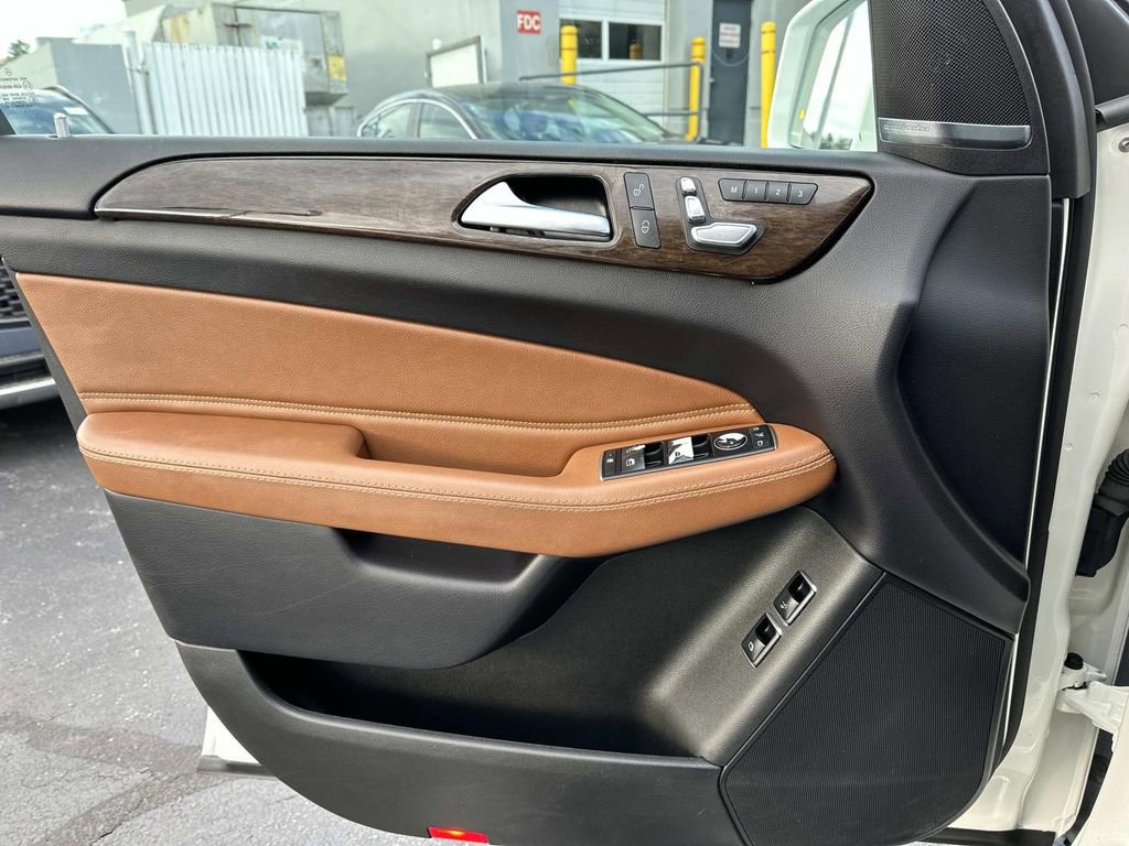 Used 2017 Mercedes-Benz GLS 450 4MATIC image 24