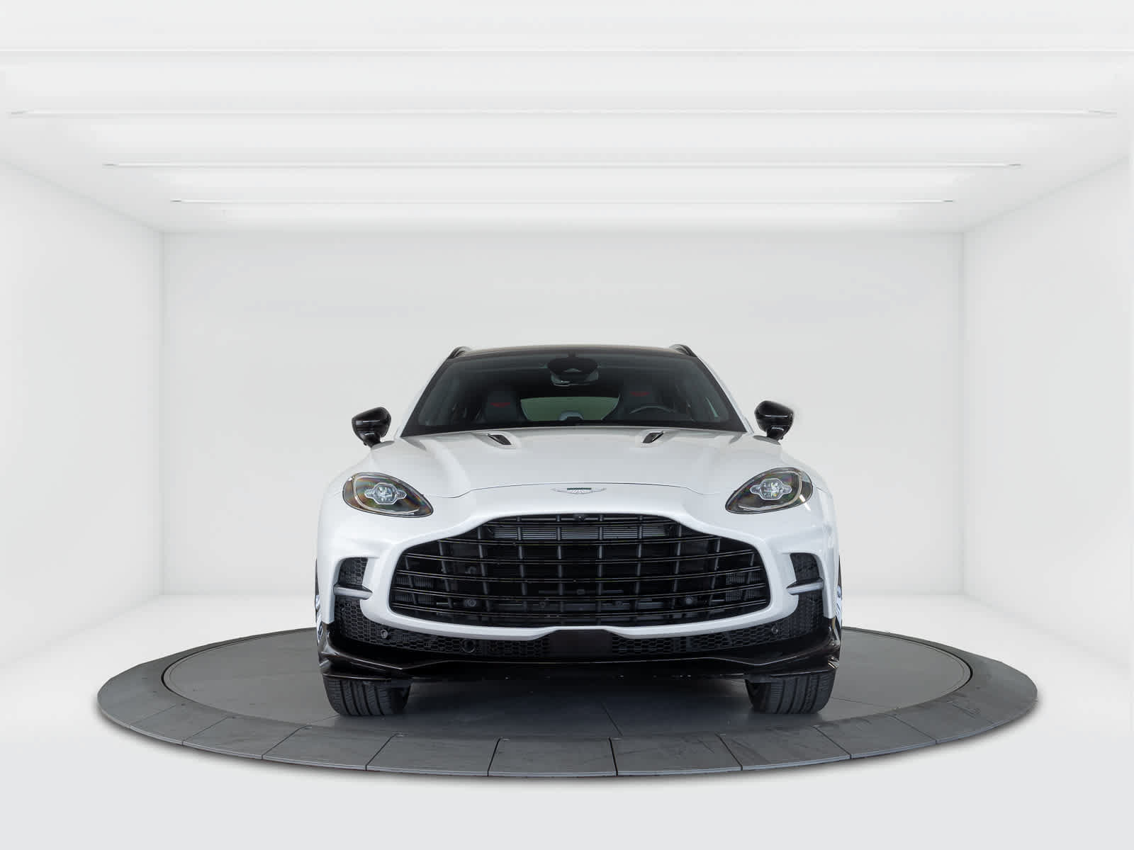 Used 2025 Aston Martin DBX 707 AWD/4WD image 8